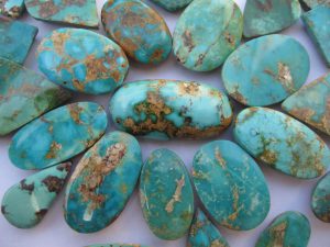 سنگ فیروزه نیشابور زنده اصل